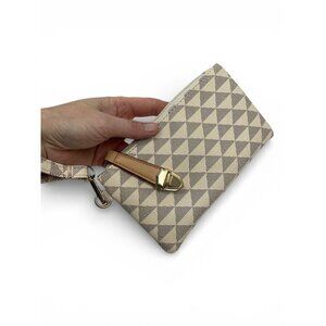 Geometric Pattern Beige Wristlet With Gold Accent & Zipper Closure